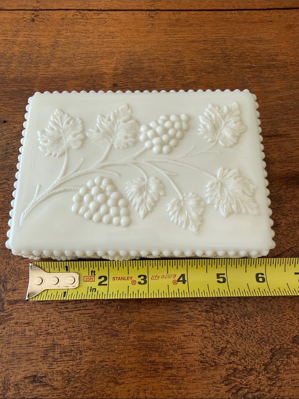 Vintage Westmoreland Milk Glass Lidded Box w/ Grapes & Vines and Beaded Edges - Picture 8 of 10